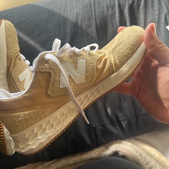 New Balance Women's Beige and White Sneakers - Picture 7 of 7